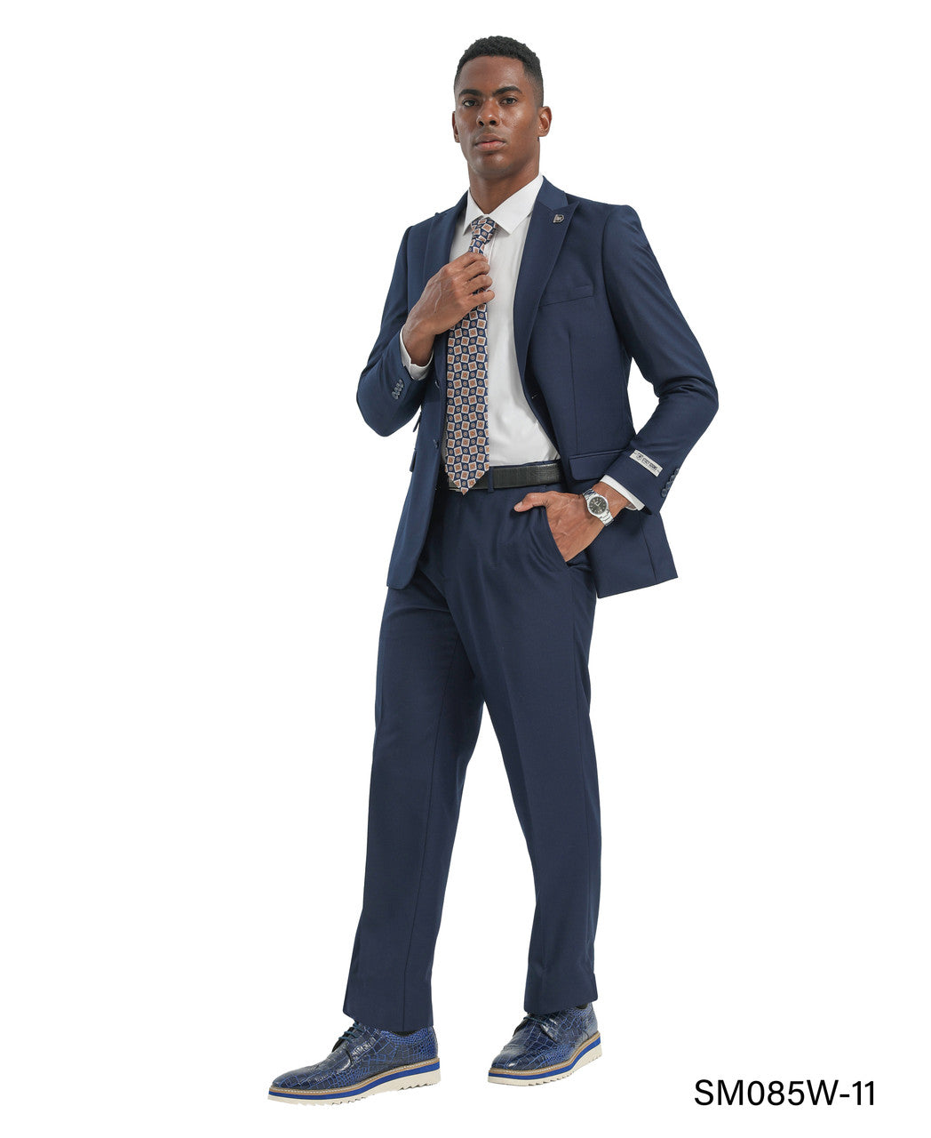 Modern fit peak lapel suit in navy