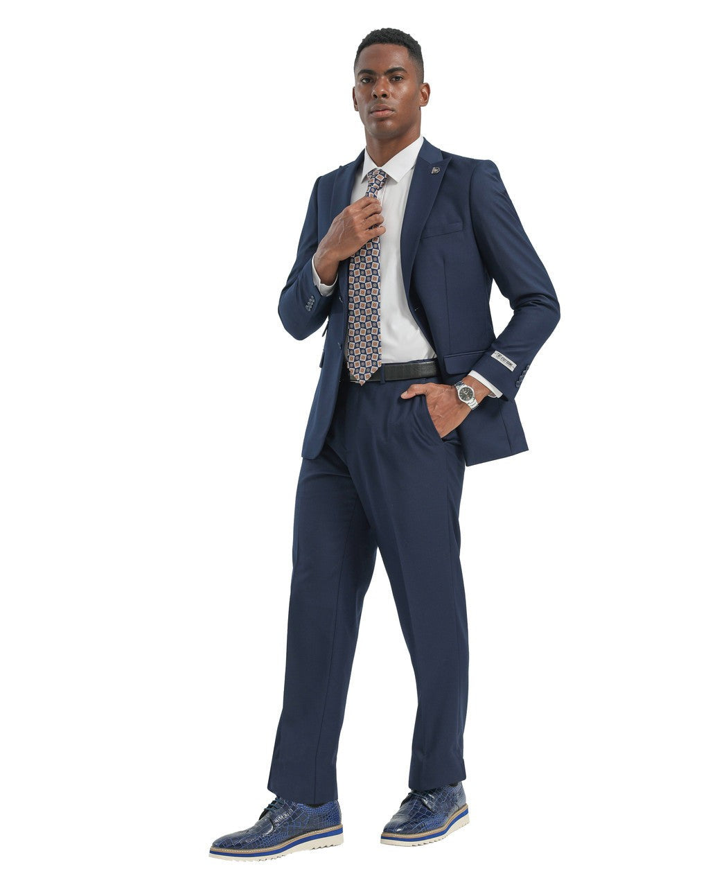 Modern fit peak lapel suit in navy